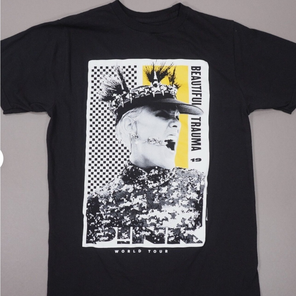 PINK Victoria's Secret Black and Yellow Short Sleeve Tee